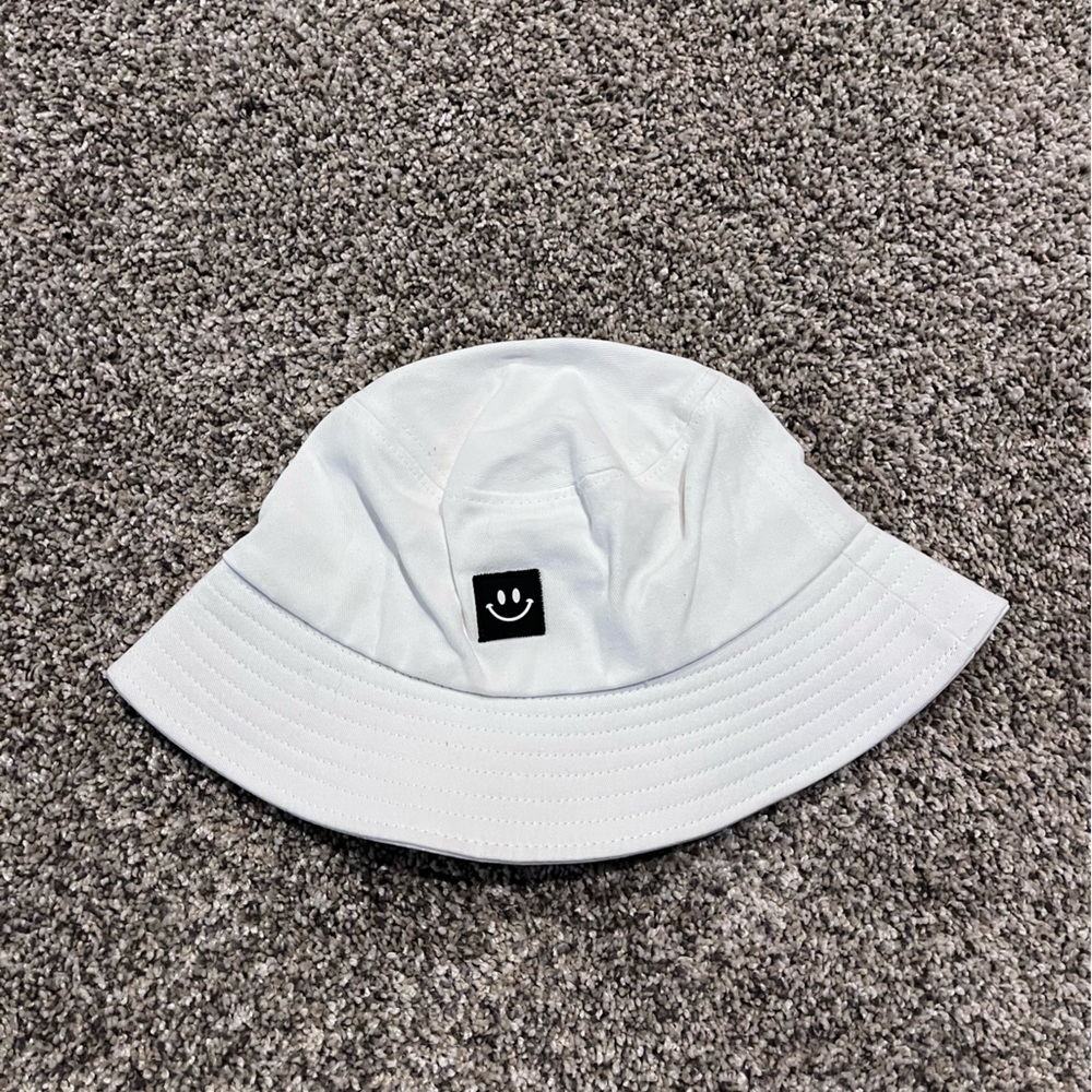 Bucket Hat :)